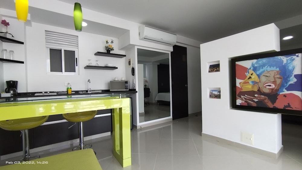 Hotel Piaro In Suites Cali Bagian luar foto