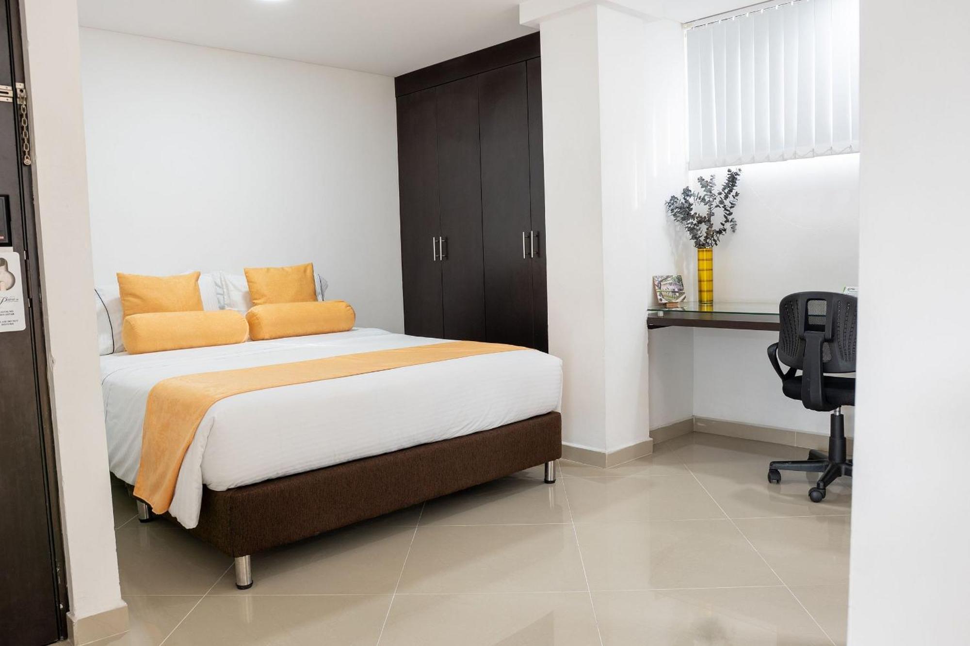 Hotel Piaro In Suites Cali Bagian luar foto