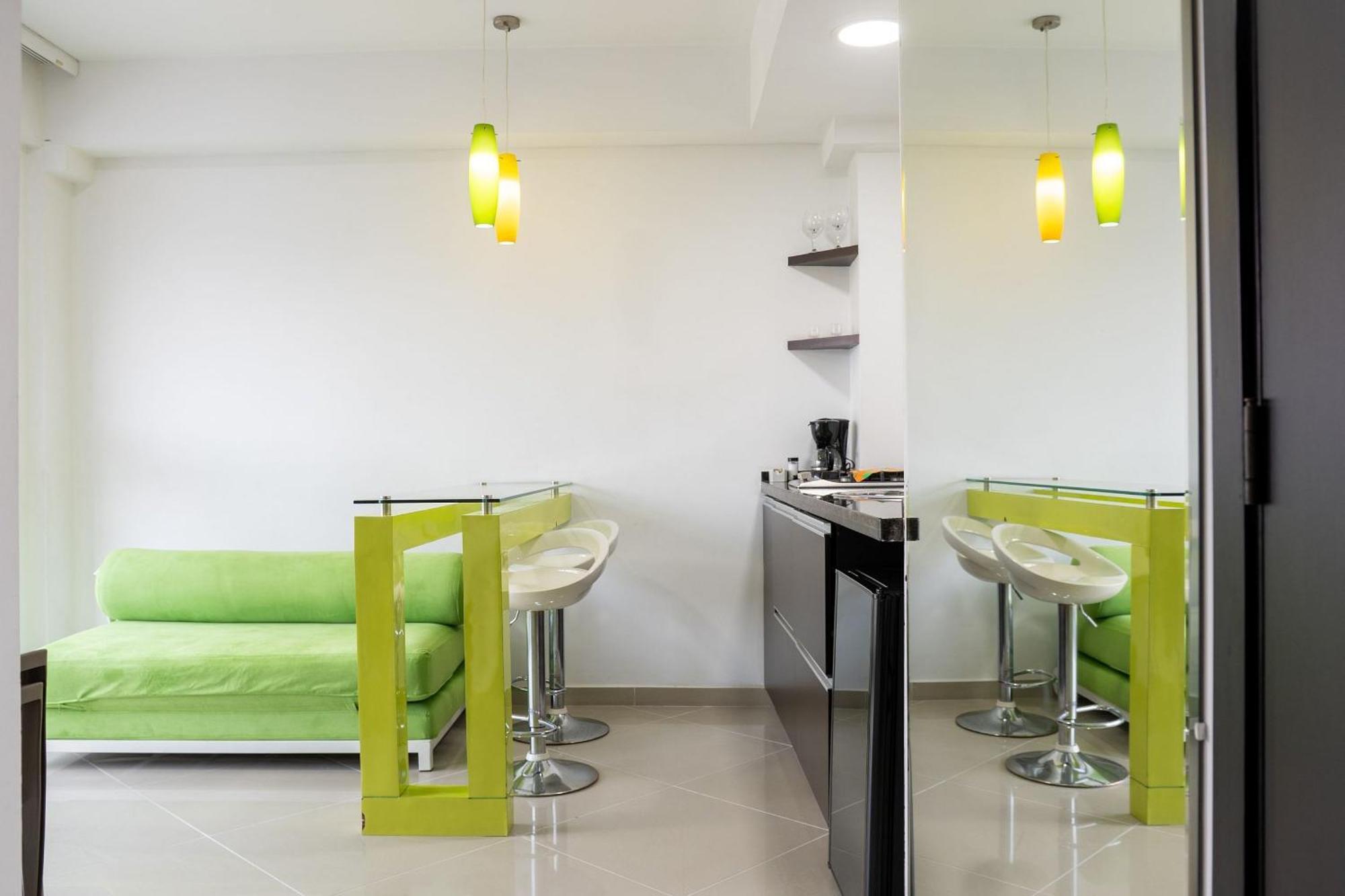 Hotel Piaro In Suites Cali Bagian luar foto