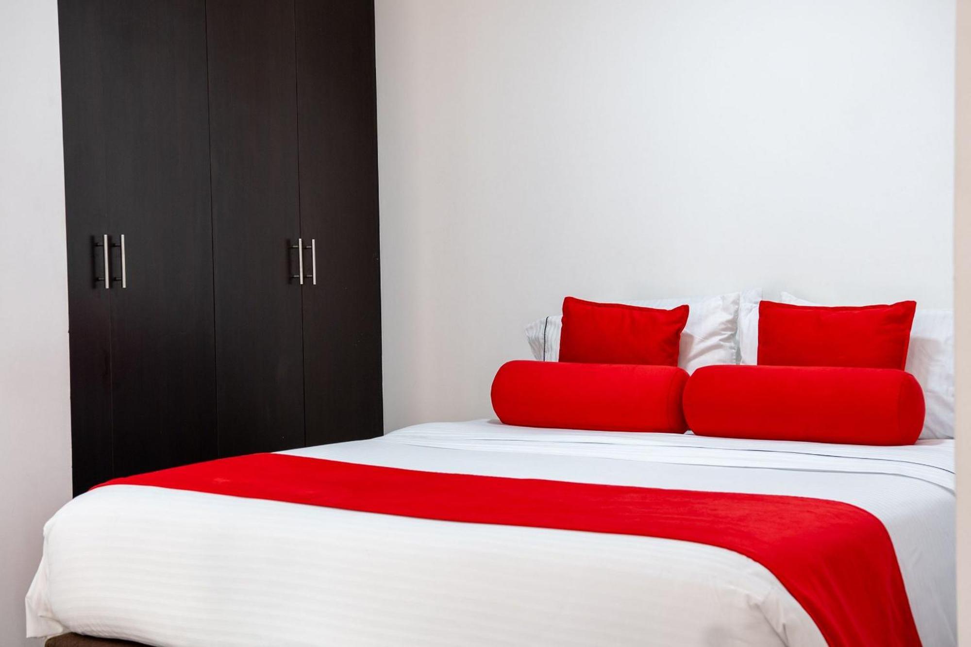 Hotel Piaro In Suites Cali Bagian luar foto
