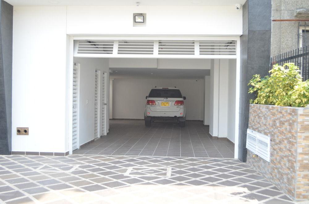 Hotel Piaro In Suites Cali Bagian luar foto