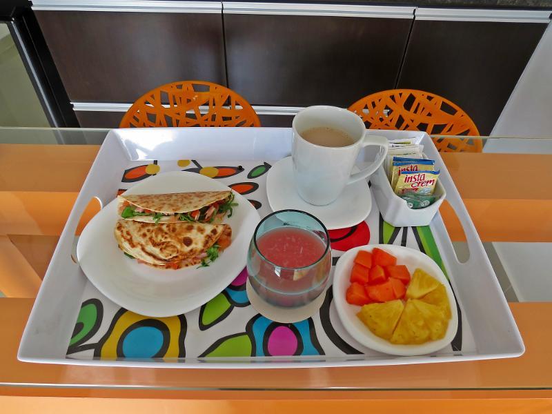 Hotel Piaro In Suites Cali Bagian luar foto