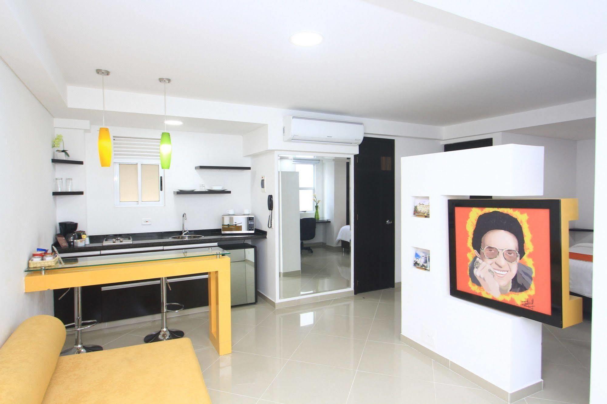 Hotel Piaro In Suites Cali Bagian luar foto