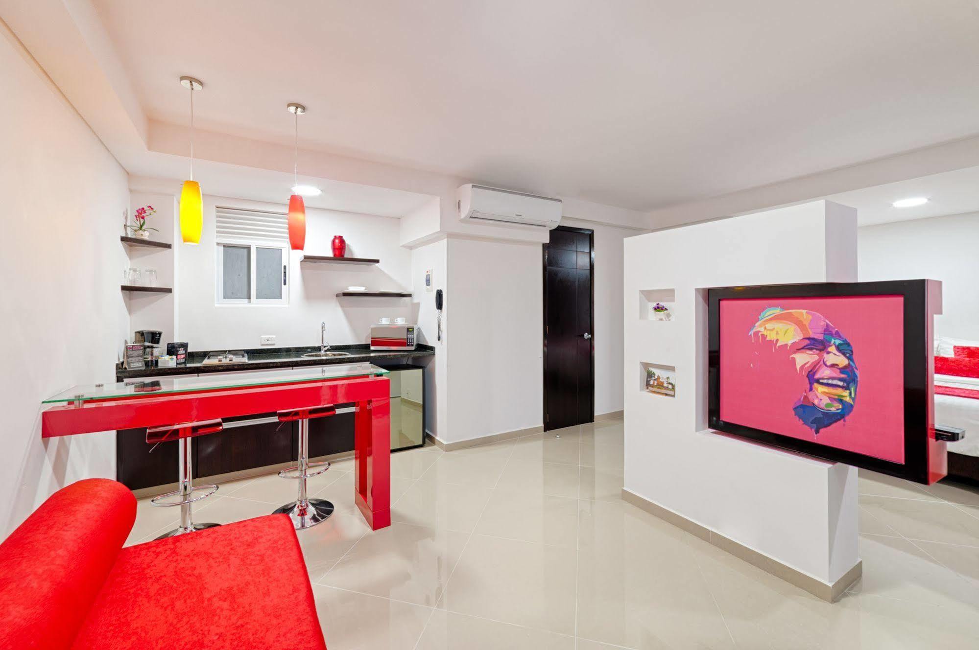 Hotel Piaro In Suites Cali Bagian luar foto